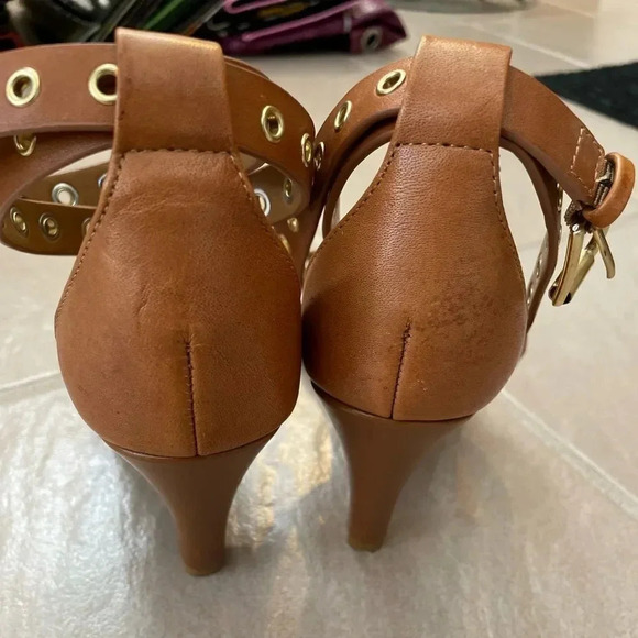 ISOLA DAMAR BROWN HEELED SANDAL WRAP AROUND STRAPS WITH GROMMET DETAIL SIZE 7.5 - Picture 7 of 15